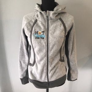 SALE 3/15 Warm zip up w hood
